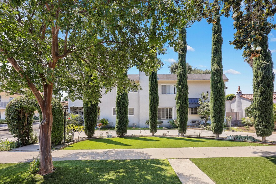 More Photos Of 11130 Huston St, North Hollywood Apartments For Sale