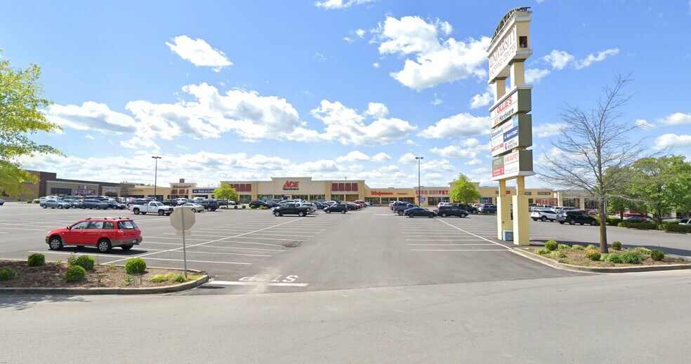 Primary Photo Of 616-690 University Shopping Ctr, Richmond General Retail For Lease