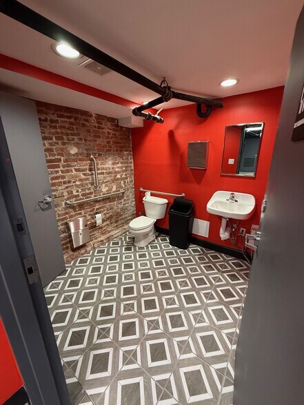 More Photos Of 111 E Commercial St, Broken Arrow Loft Creative Space For Lease