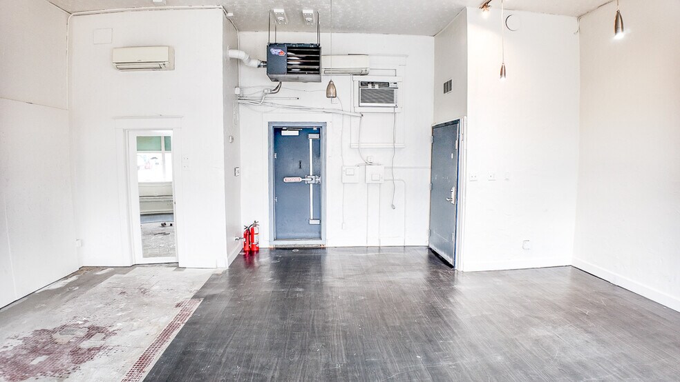 More Photos Of 3935 W Colfax Ave, Denver Storefront For Lease