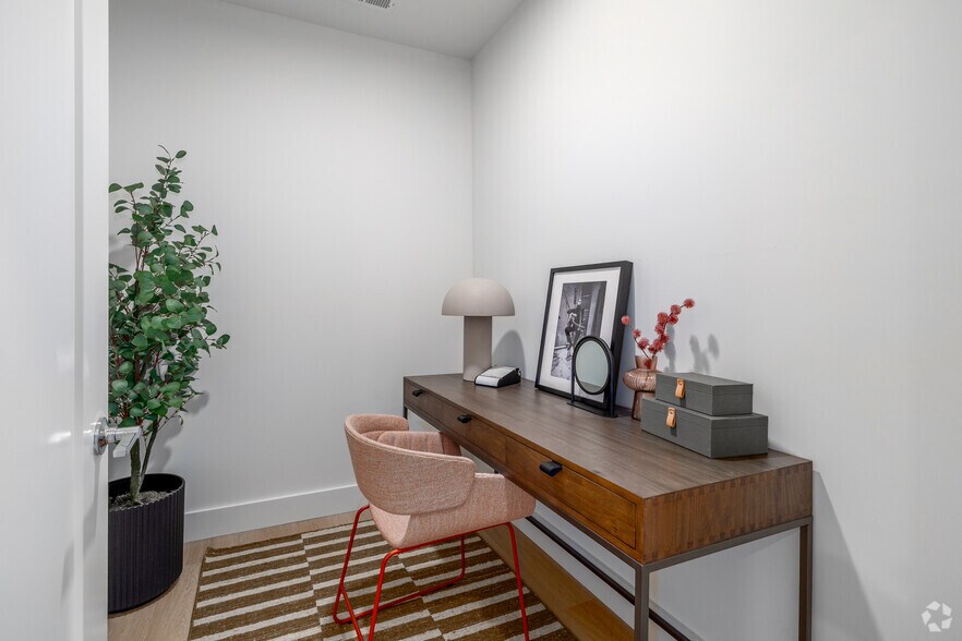 More Photos Of 300 E 36th St, Charlotte Apartments For Lease