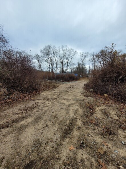More Photos Of 4 Commerce Ct, Ledyard Land For Lease