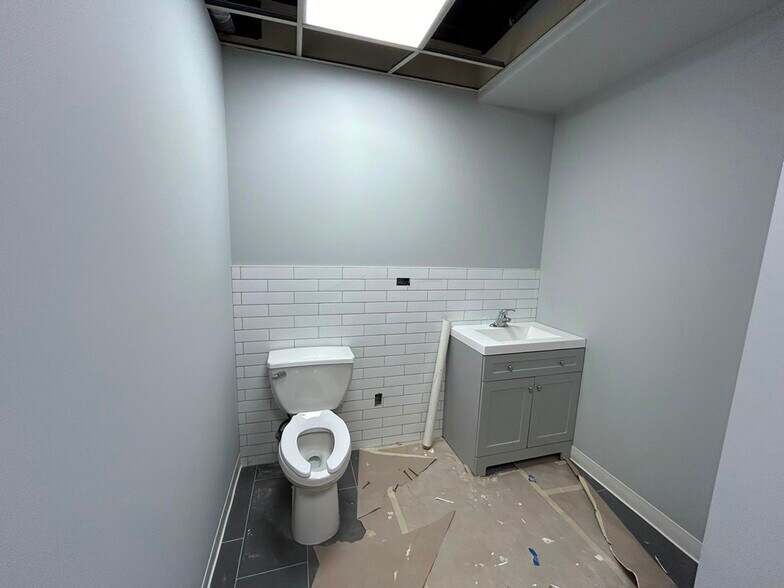 More Photos Of 3449-3469 N Elston Ave, Chicago Warehouse For Lease