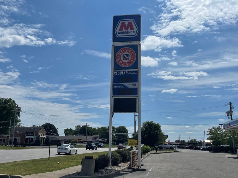 More Photos Of 560 N State Road 135, Greenwood Service Station For Lease
