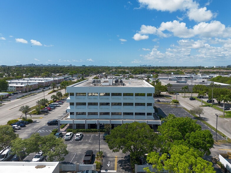 More Photos Of 351 S Cypress Rd, Pompano Beach Office For Sale