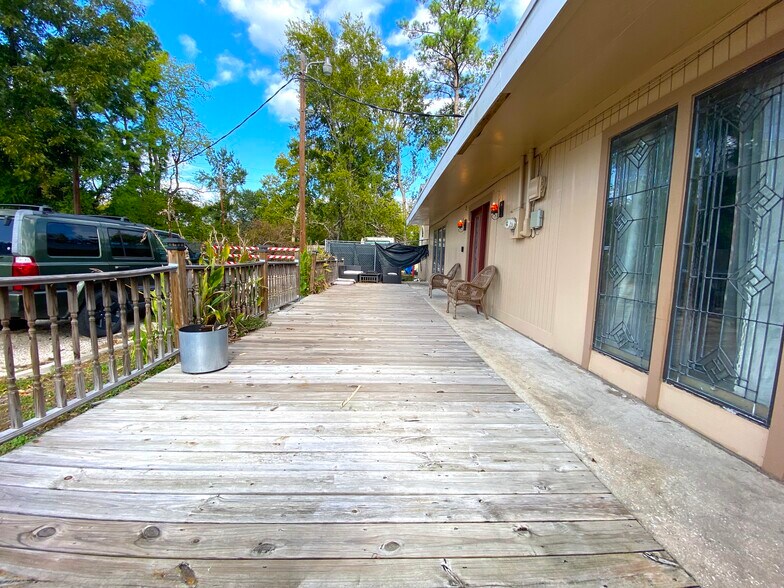 More Photos Of 15518 Silver Ridge Dr, Houston Specialty For Sale