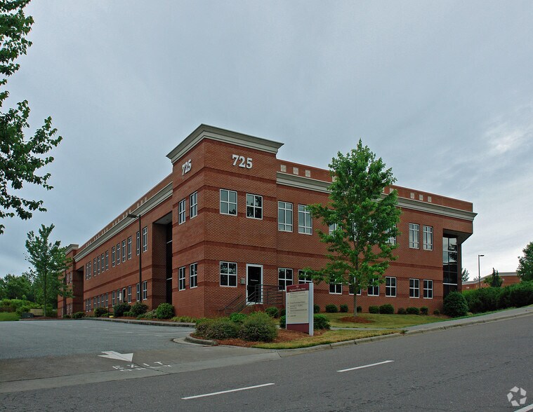 More Photos Of 725 Highland Oaks Dr, Winston-Salem Medical For Lease