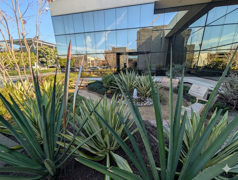 More Photos Of 2415 Campus Dr, Irvine Office For Lease