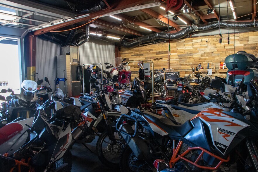 More Photos Of 3200 Pearl St, Boulder Warehouse For Sale