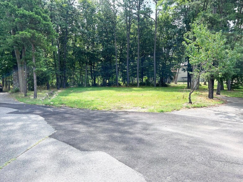 More Photos Of 1035 US Highway 9, Howell Storefront Retail Office For Lease