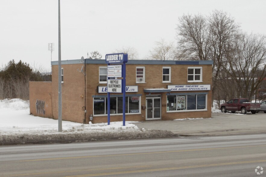More Photos Of 17680 Leslie St, Newmarket Storefront Retail Residential For Sale