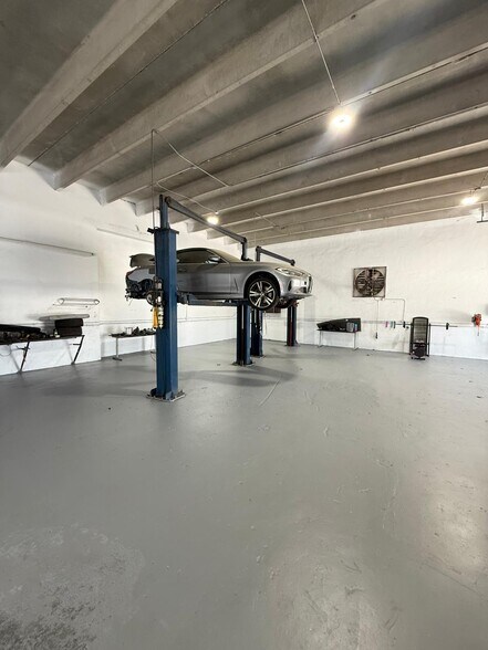 More Photos Of 2313 SW 59th Ave, West Park Auto Repair For Sale