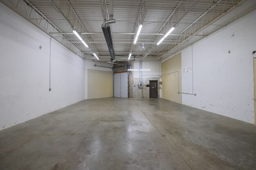 More Photos Of 10740 Lyndale Ave S, Bloomington Light Manufacturing For Lease