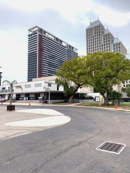 More Photos Of 100 W Livingston St, Orlando Restaurant For Lease