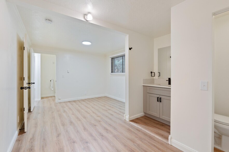 More Photos Of 2507-2525 SE Monroe St, Portland Apartments For Sale