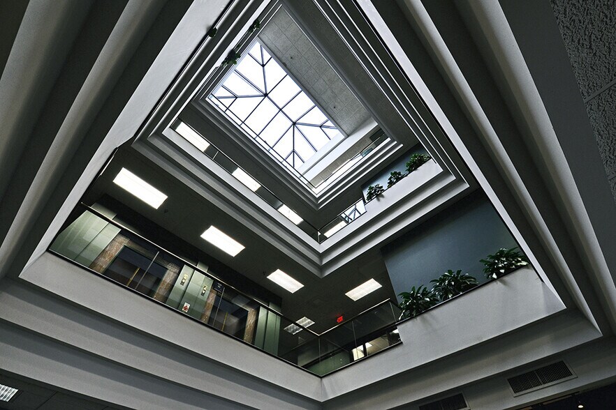 More Photos Of 120 W 7th St, Bloomington Office For Lease