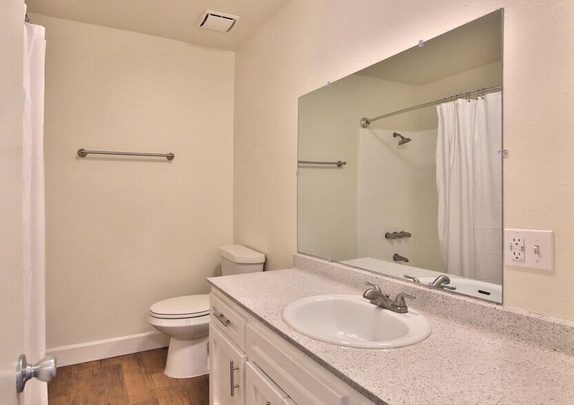 More Photos Of 345 N Batavia St, Orange Apartments For Sale