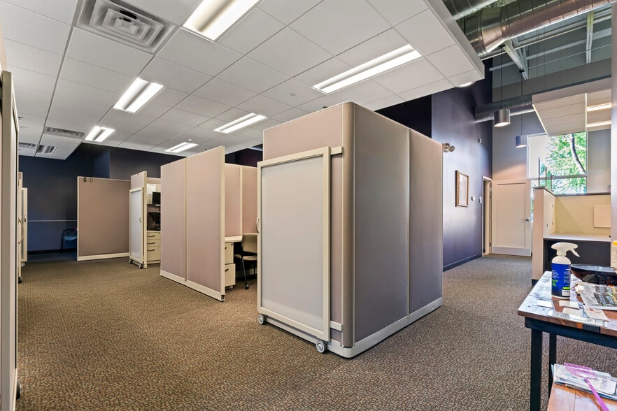 More Photos Of 2200 2nd St SW, Rochester Office For Sale