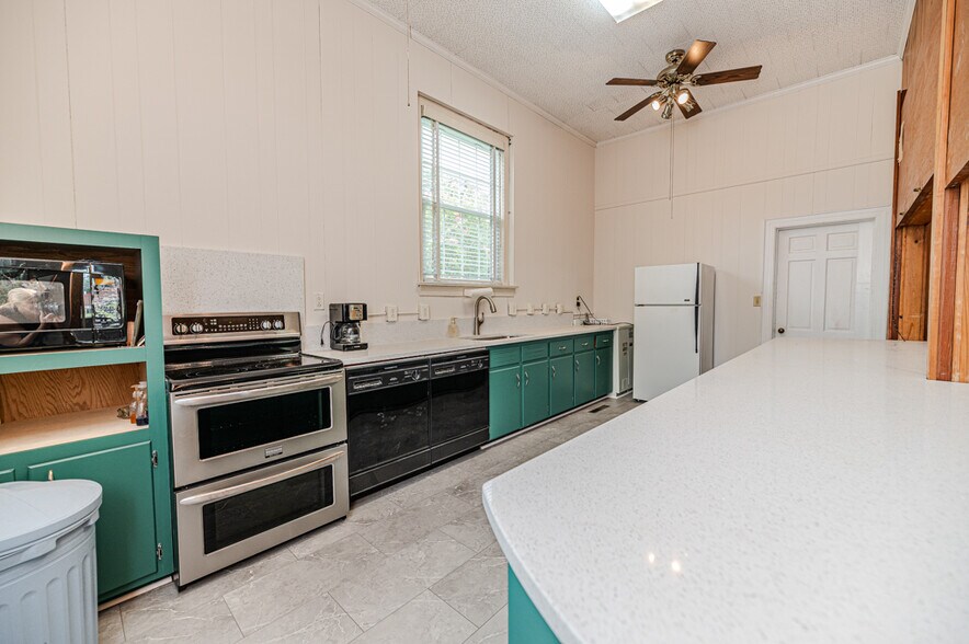 More Photos Of 211 Main st, Broadway Religious Facility For Sale