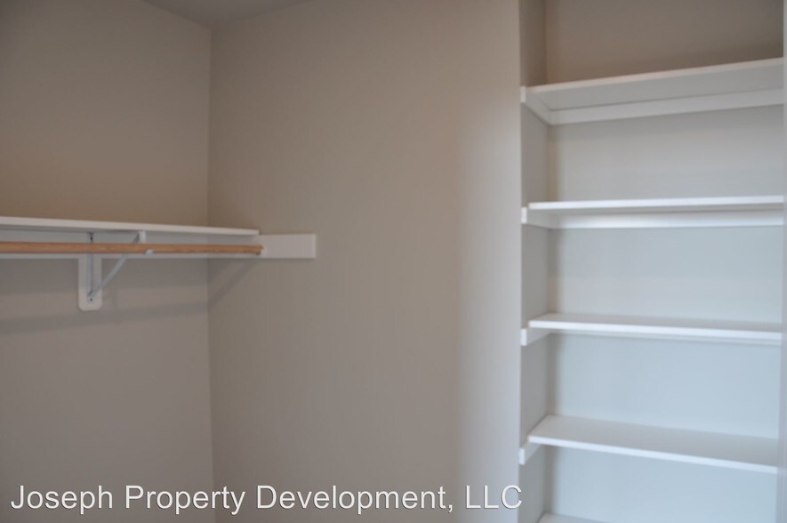 More Photos Of 4175 N Oakland Ave, Shorewood Multifamily For Sale