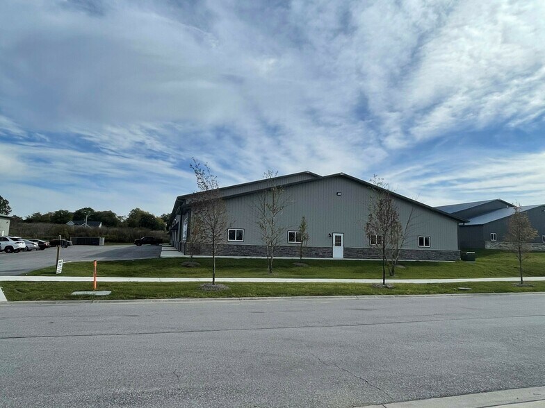 More Photos Of 8215 Taney Pl, Merrillville Warehouse For Lease