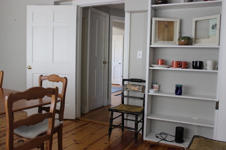 More Photos Of 88 Bradley Rd, Woodbridge Office For Sale