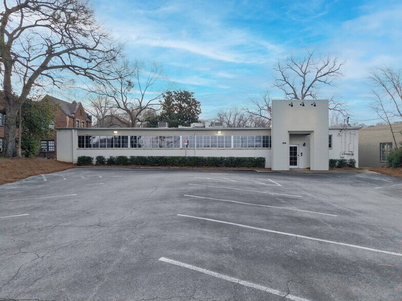 More Photos Of 2918 Clairmont Ave S, Birmingham Medical For Sale