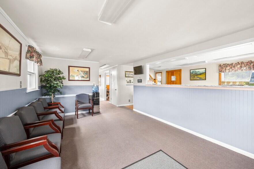 More Photos Of 322 Fairview Ave, Hudson Medical For Sale