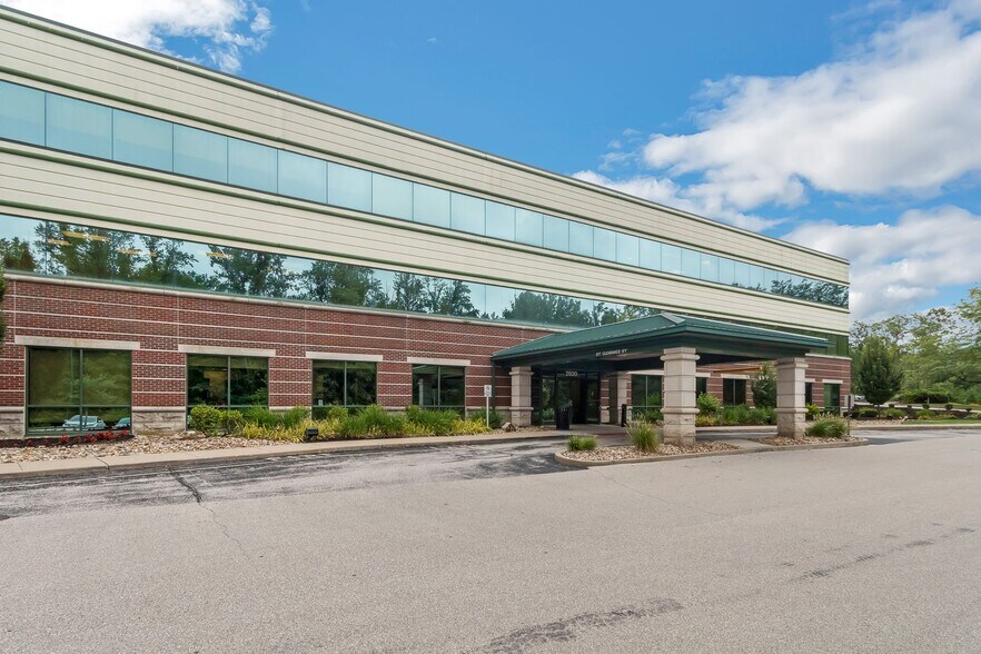 More Photos Of 2920 S McIntyre Dr, Bloomington Medical For Lease
