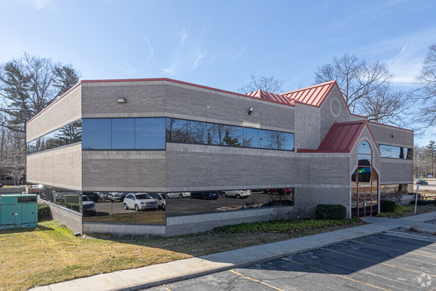 More Photos Of 570 Seminole Rd, Muskegon Medical For Sale