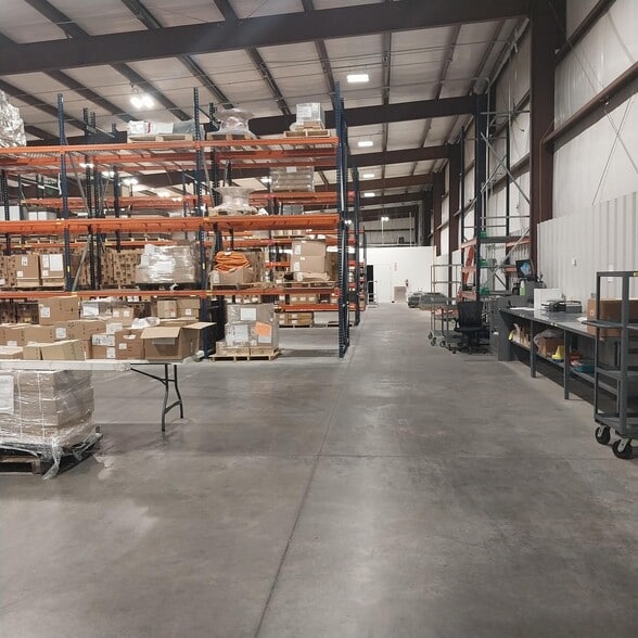 More Photos Of 2710 W Pawnee St, Wichita Manufacturing For Sale