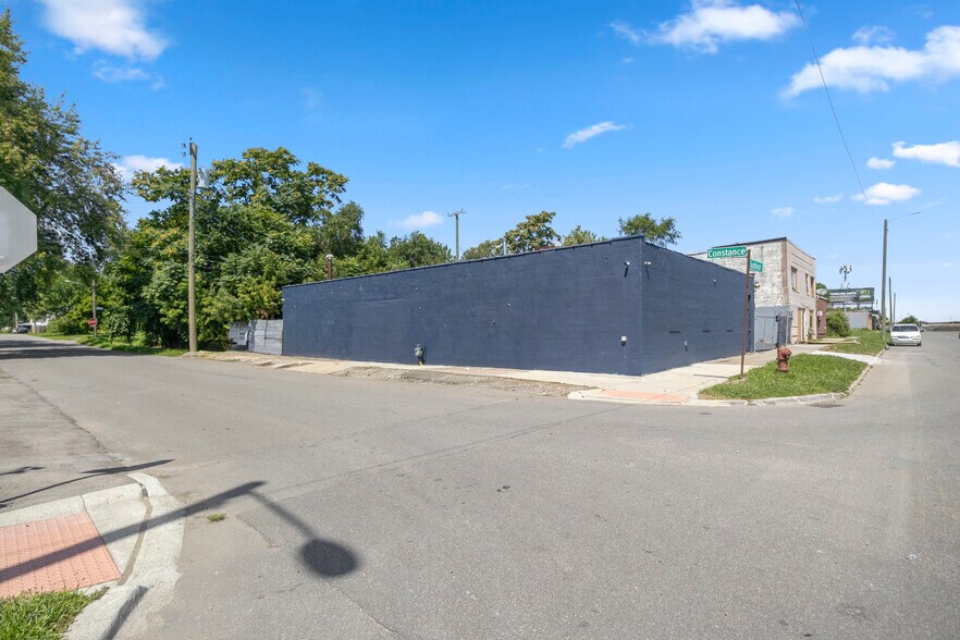 More Photos Of 8411 Southfield Fwy, Detroit Auto Dealership For Sale