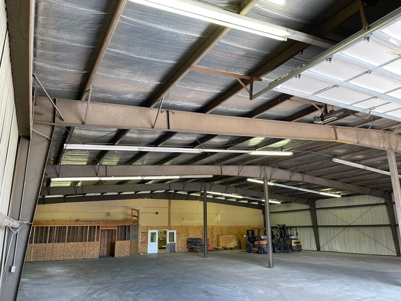 More Photos Of 2603 S Bay Shore Dr, Sister Bay Freestanding For Lease