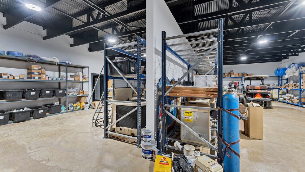 More Photos Of 7570 IH - 35 Fwy, New Braunfels Light Manufacturing For Sale