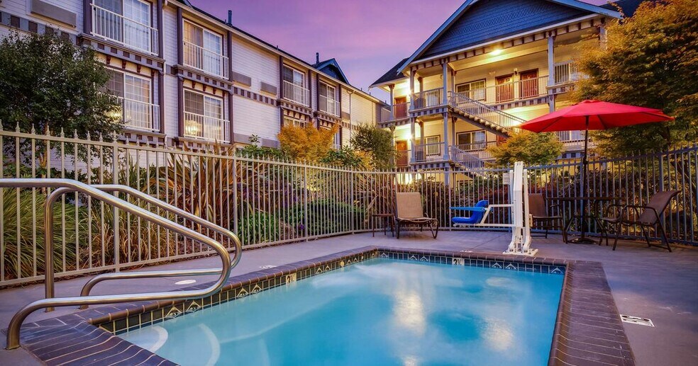 More Photos Of 3500 Broadway, Eureka Hotel For Sale