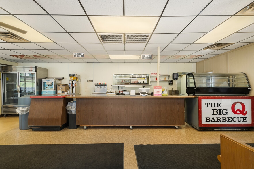 More Photos Of 2117 S 34th St, Kansas City Restaurant For Sale