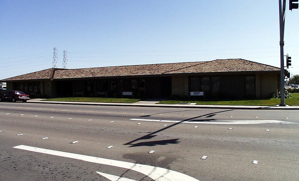 More Photos Of 1150 W Center St, Manteca Office For Lease