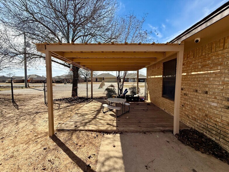 More Photos Of 3015 James Rd, Granbury Daycare Center For Sale