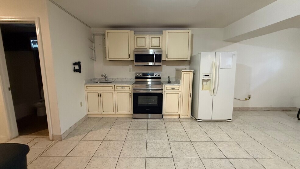 More Photos Of 5212 Astor Pl SE, Washington Assisted Living For Lease