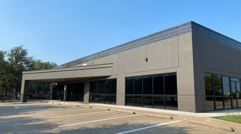 More Photos Of 3033 W Royal Ln, Irving Showroom For Sale