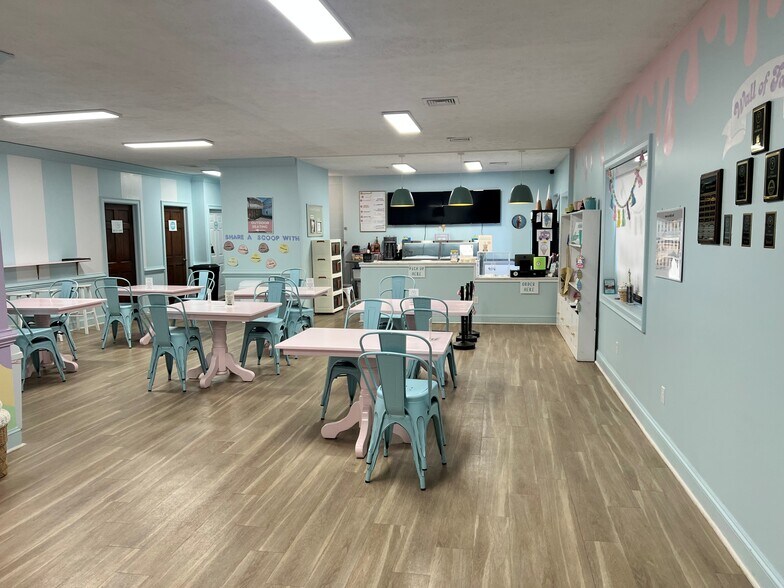 More Photos Of 2608 Lakeside Dr, Lynchburg Office For Lease