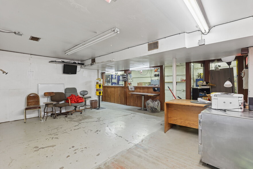 More Photos Of 2162 McKinley Ave, Columbus Warehouse For Sale