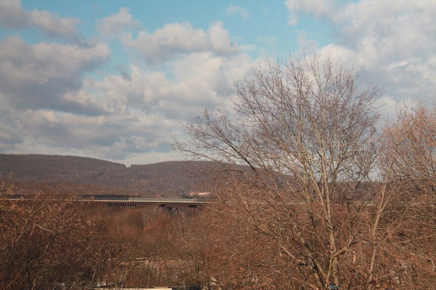 More Photos Of 80 Washington St, Poughkeepsie Office For Lease