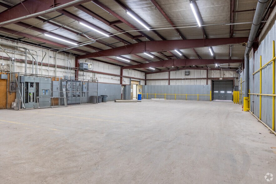More Photos Of 450 25th St, Greeley Manufacturing For Sale