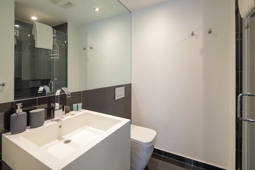 More Photos Of 560 Michigan Ave, Miami Beach Apartments For Sale