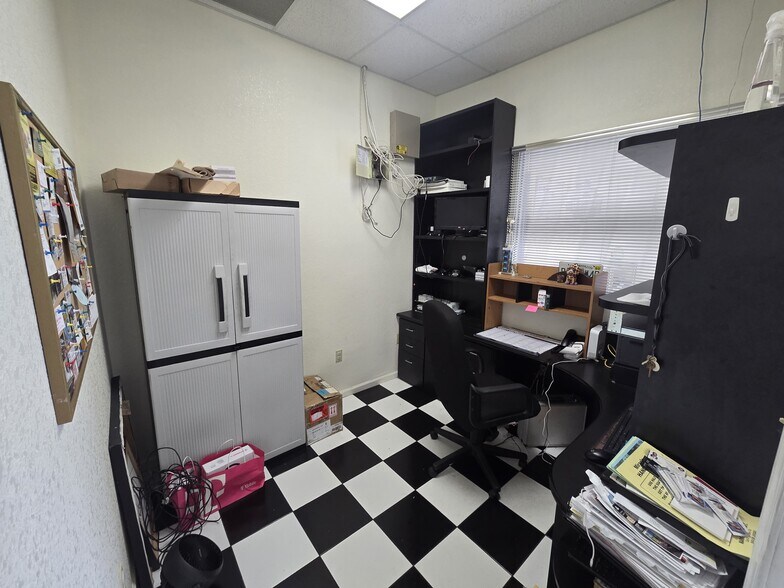 More Photos Of 12140 Wiles Rd, Coral Springs Light Manufacturing For Sale