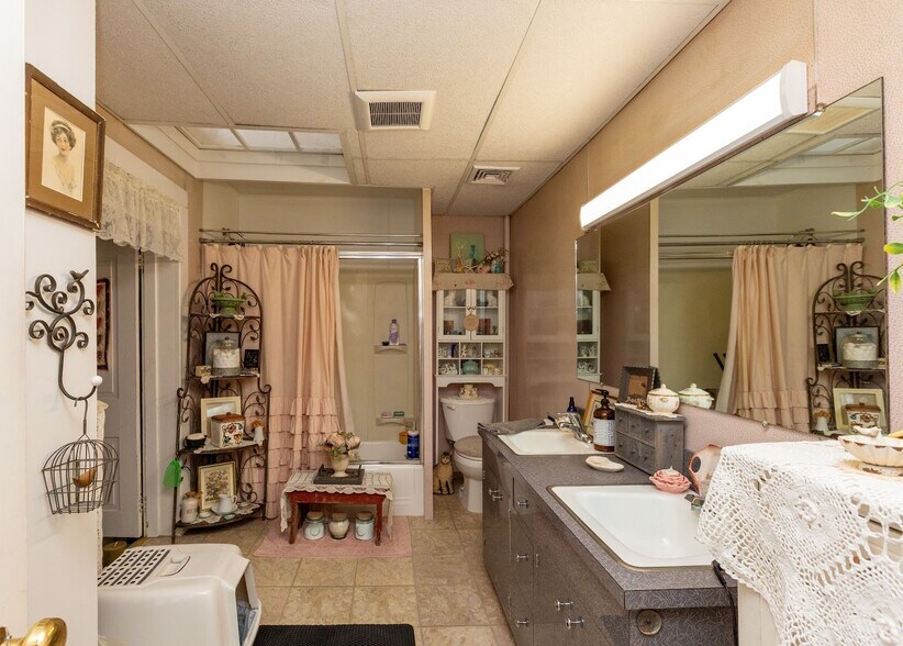 More Photos Of 371 Pittstown Rd, Pittstown Storefront Retail Residential For Sale