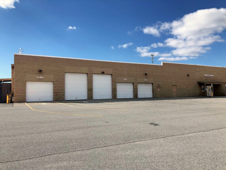 More Photos Of 1326 Bush River Rd, Columbia Freestanding For Lease