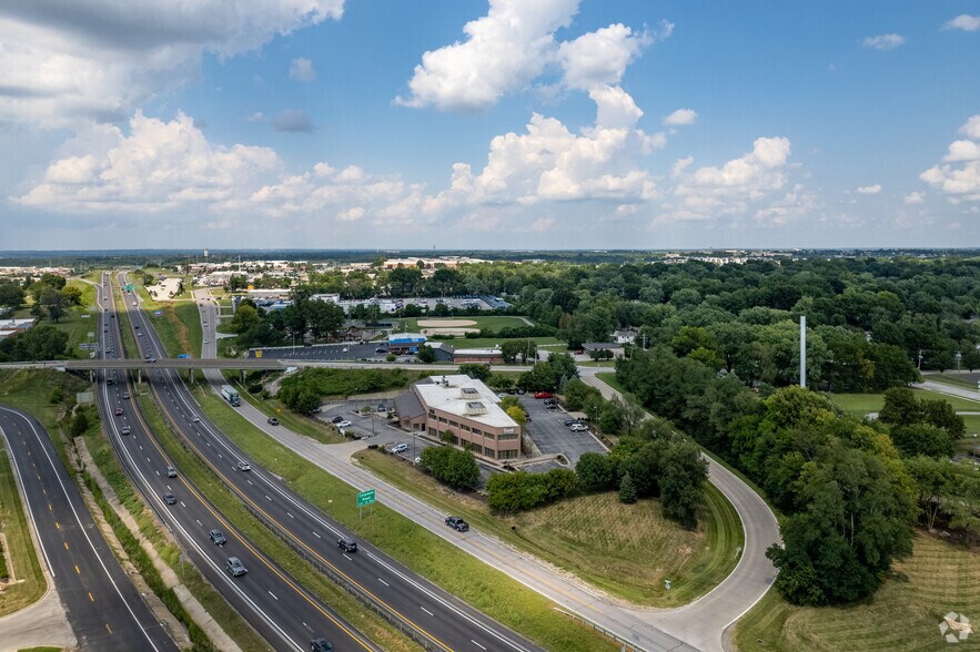 More Photos Of 255 NW Blue Pky, Lee's Summit Office For Sale