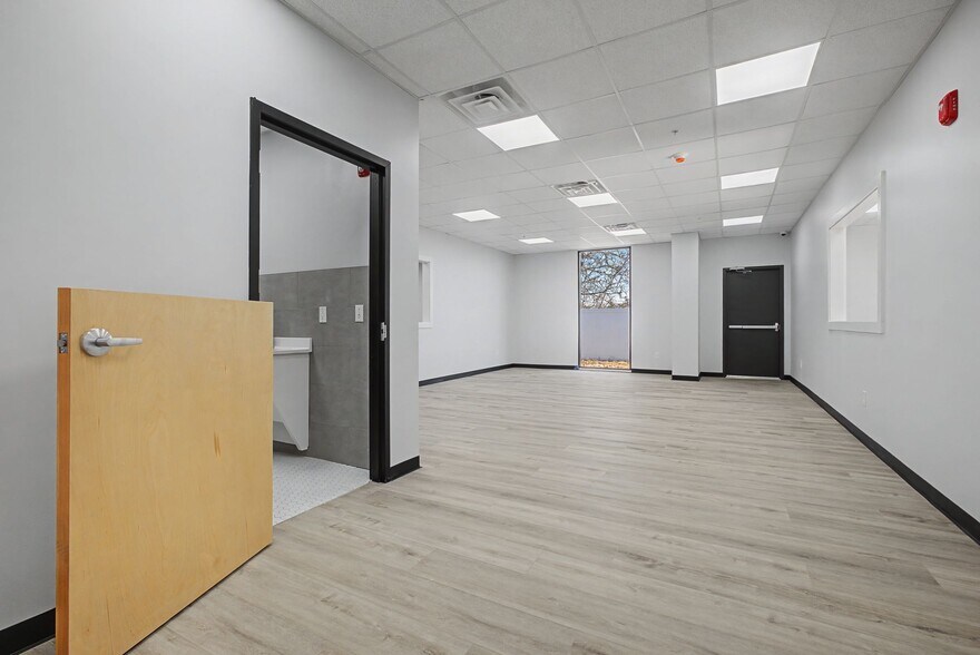 More Photos Of 207 Iris Dr, Hendersonville Daycare Center For Sale